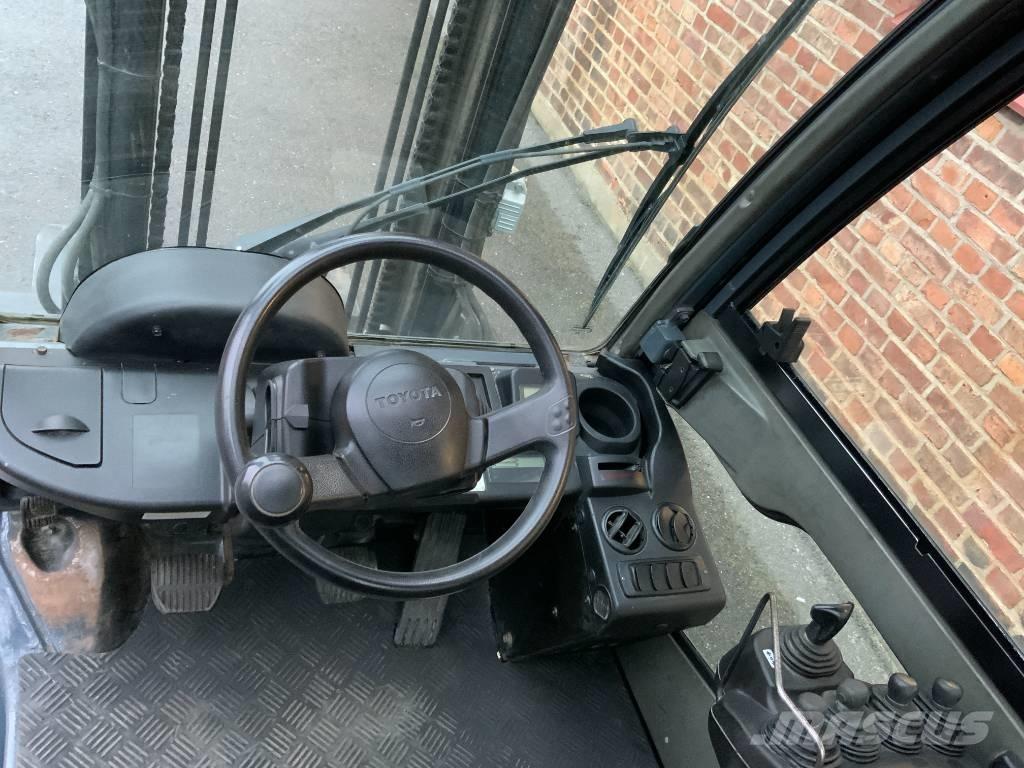 Toyota 02-8 FD F 30 디젤 지게차