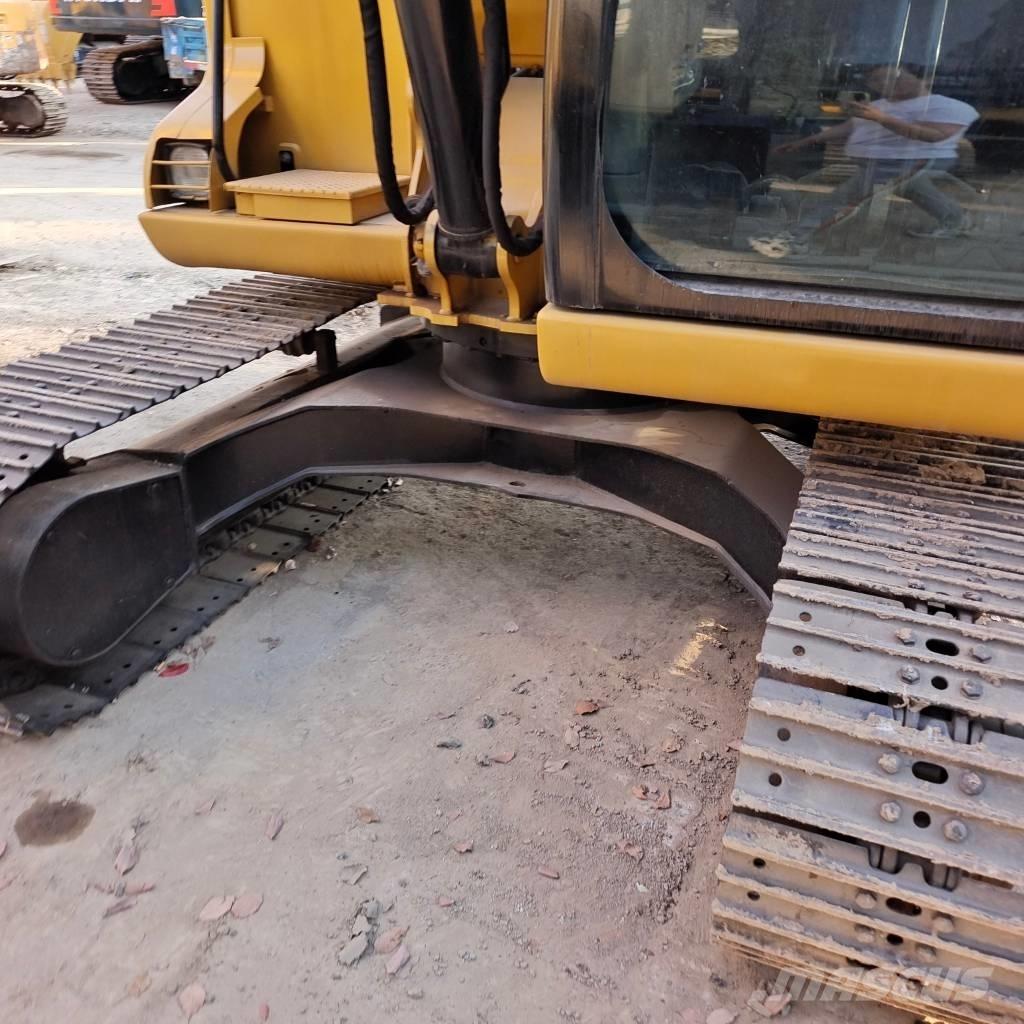 CAT 307 D 중형굴삭기 7톤-28톤
