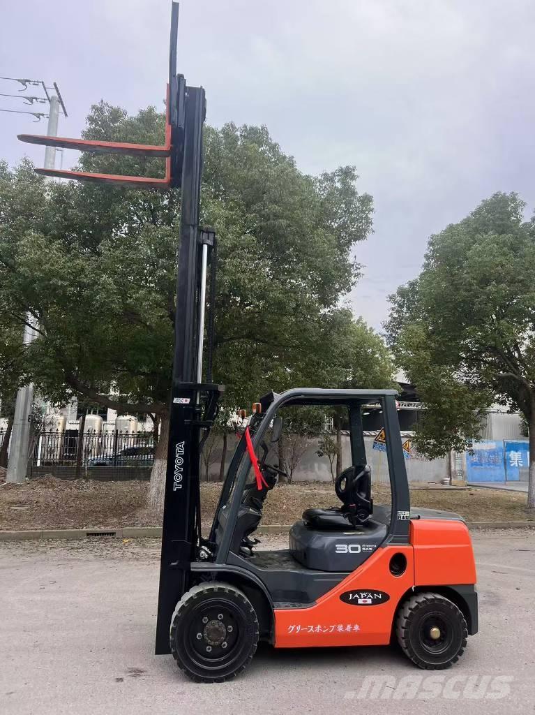 Toyota 3t 디젤 지게차