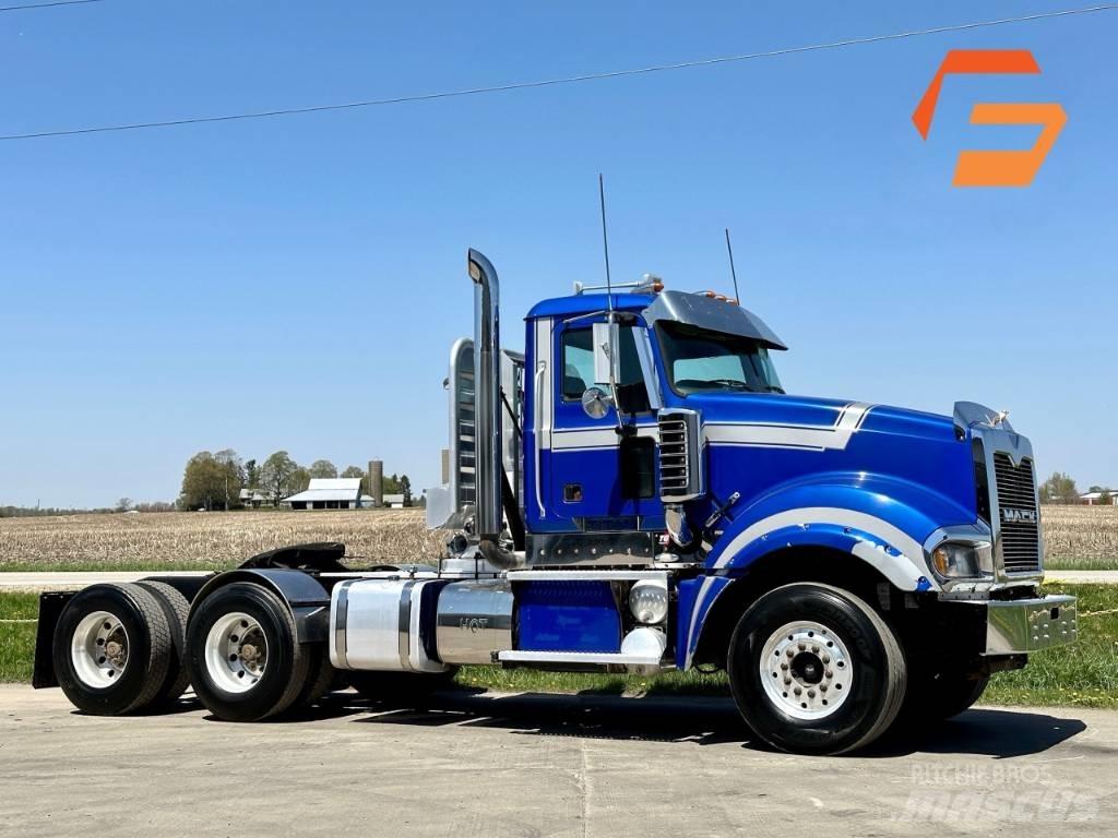 Mack Titan TD 713 기타 트럭