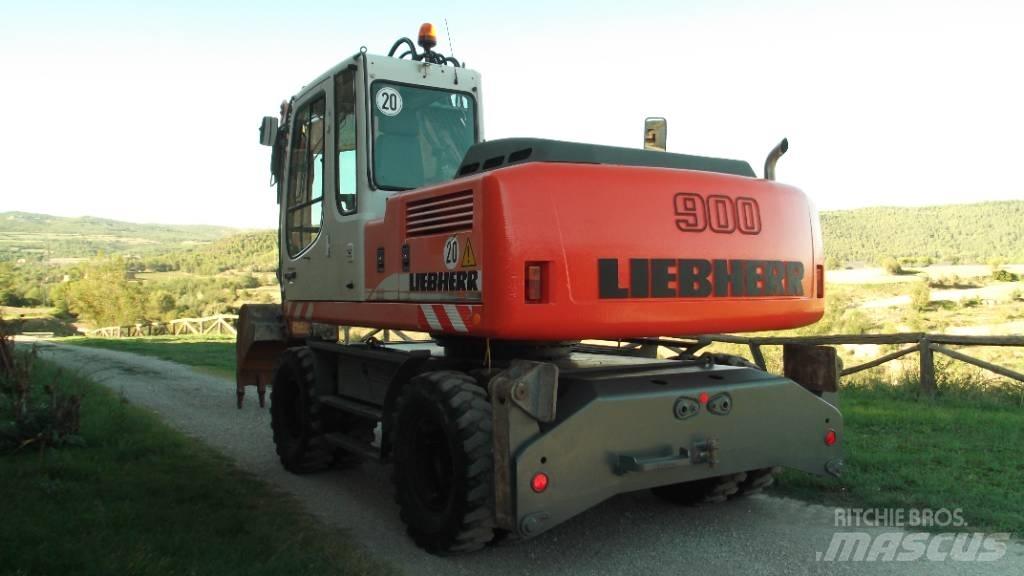 Liebherr A 900 C  휠 굴삭기