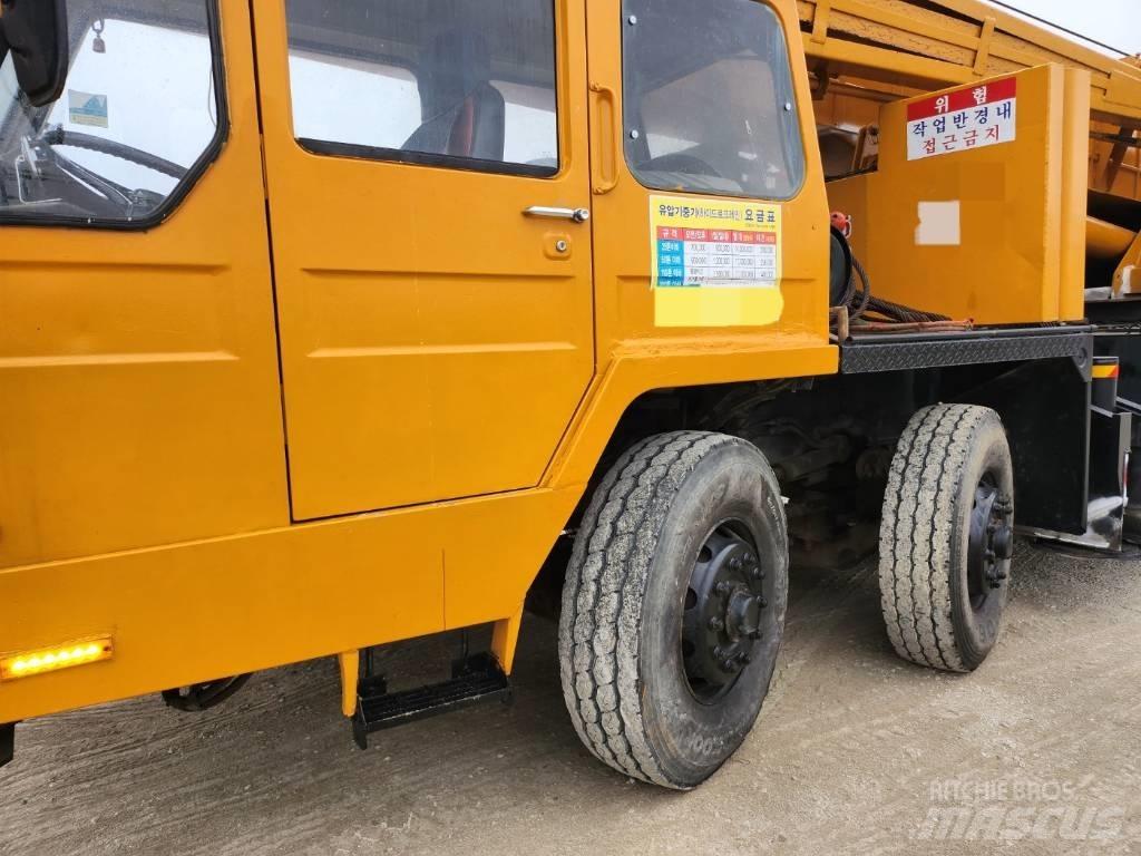 Hyundai HC 50 A/T 크레인