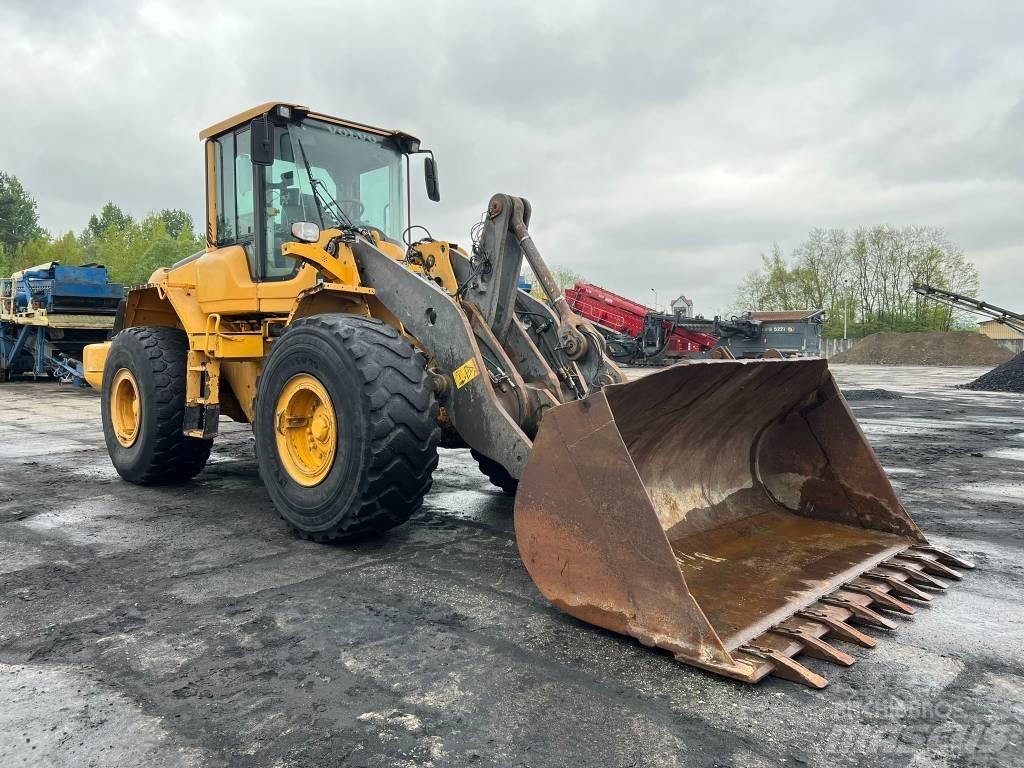 Volvo L 120 F  휠로우더