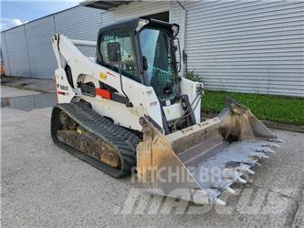 Bobcat T870  스키드로더