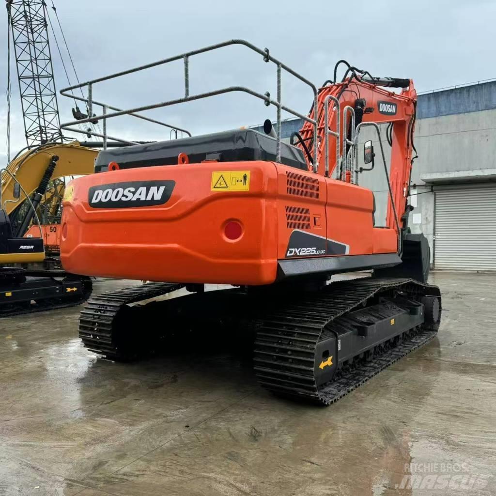 Doosan DX 225 LCA 대형 굴삭기 29톤 이상