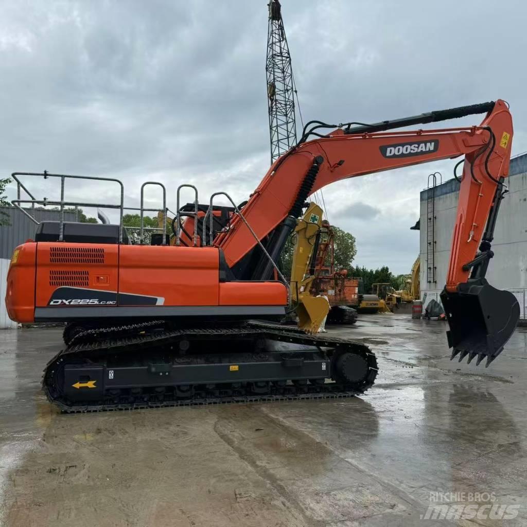 Doosan DX 225 LCA 대형 굴삭기 29톤 이상