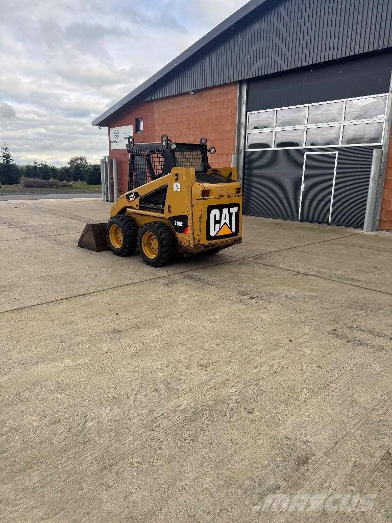 CAT 216 B 3  스키드로더