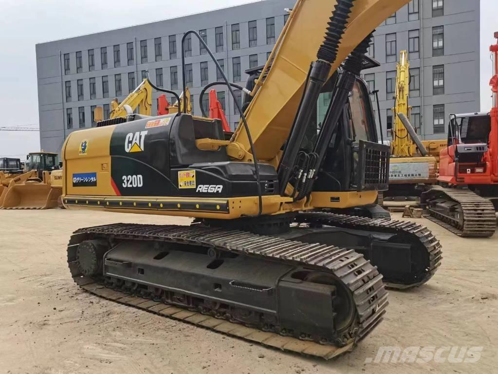 CAT 320 D 대형 굴삭기 29톤 이상