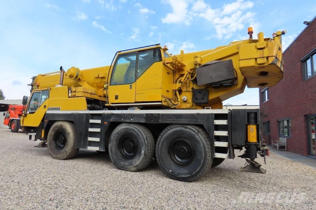 Liebherr LTM 1055-1 A/T 크레인