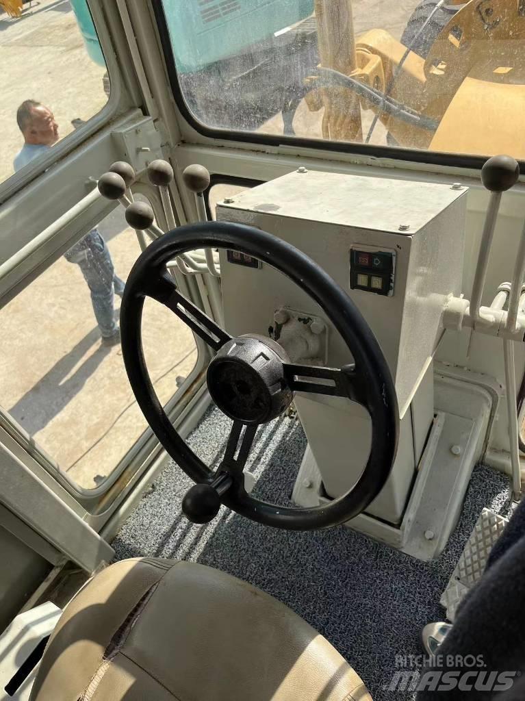 CAT 140 K 그레이더