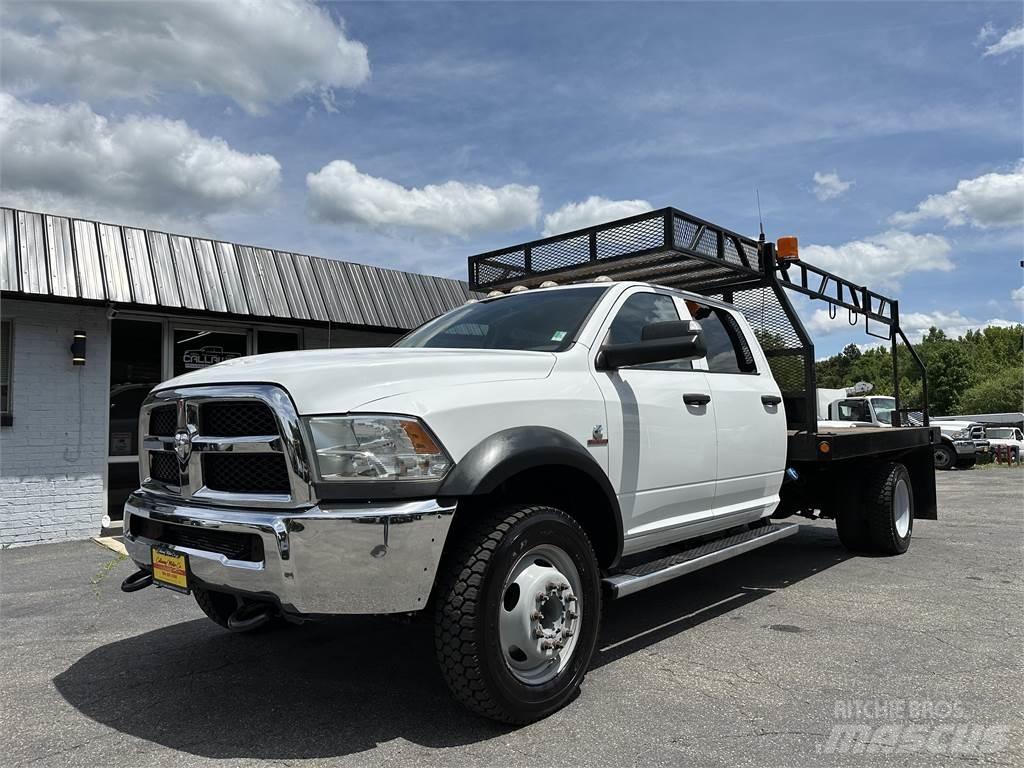 RAM 5500 플랫베드/드롭사이드 트럭