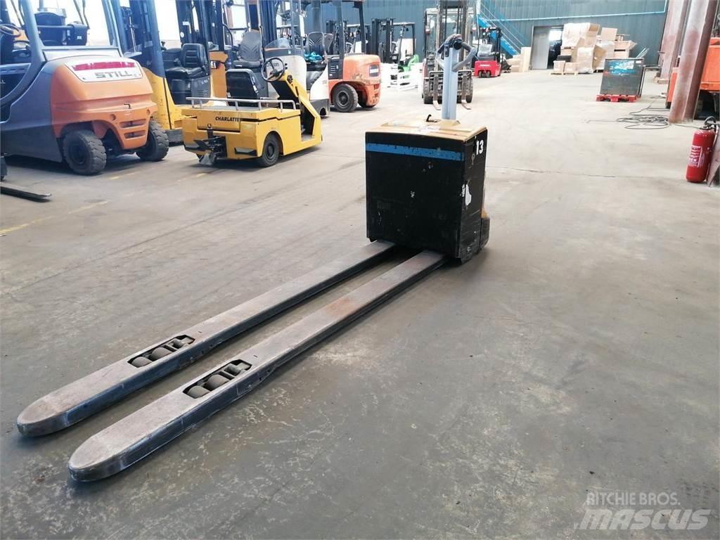 CAT NPP20N2 포크리프트