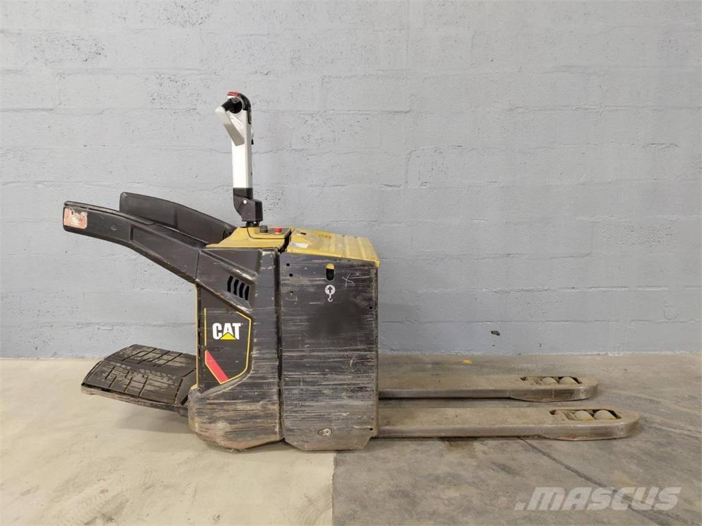 CAT NPV20N2 보행식 리치 지게차