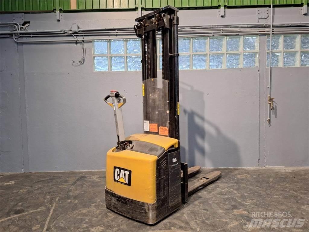 CAT NSP16N 포크리프트