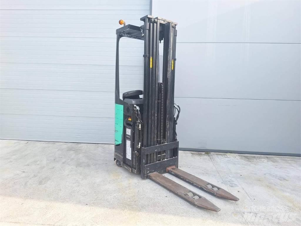 CAT NSR16N 보행식 리치 지게차