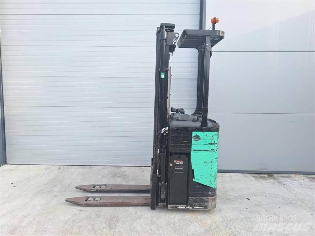 CAT NSR16N 보행식 리치 지게차