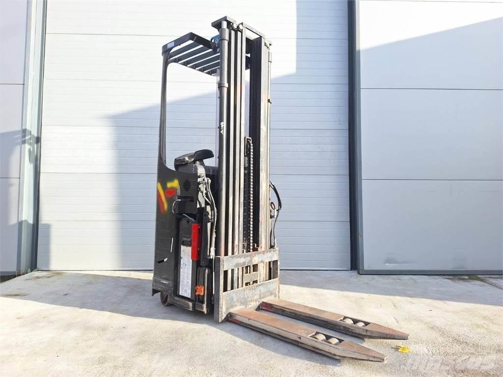 CAT NSR16N 보행식 리치 지게차