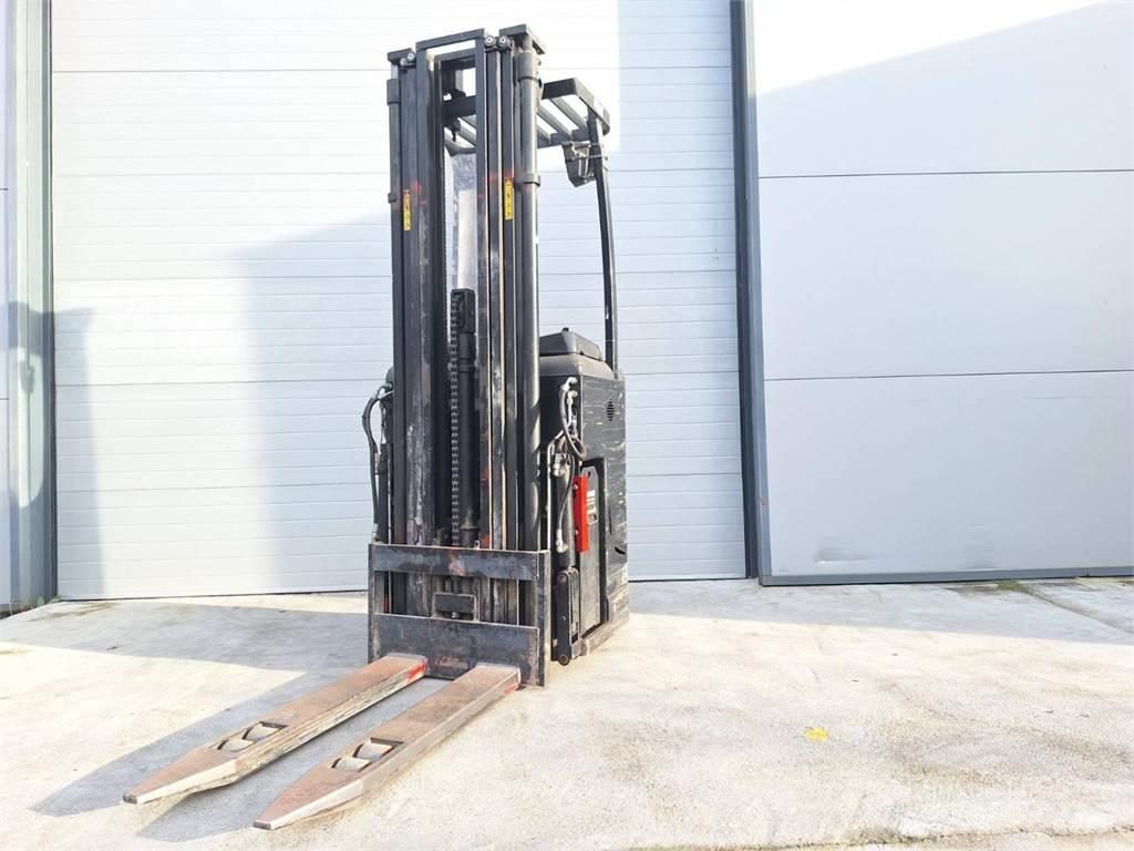 CAT NSR16N 보행식 리치 지게차
