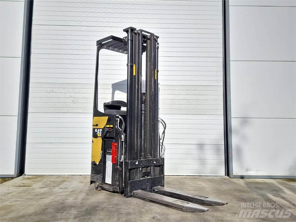 CAT NSR16N 보행식 리치 지게차