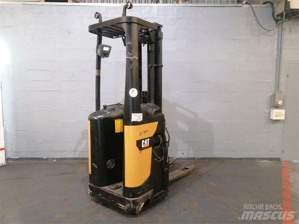 CAT NSR16N 보행식 리치 지게차