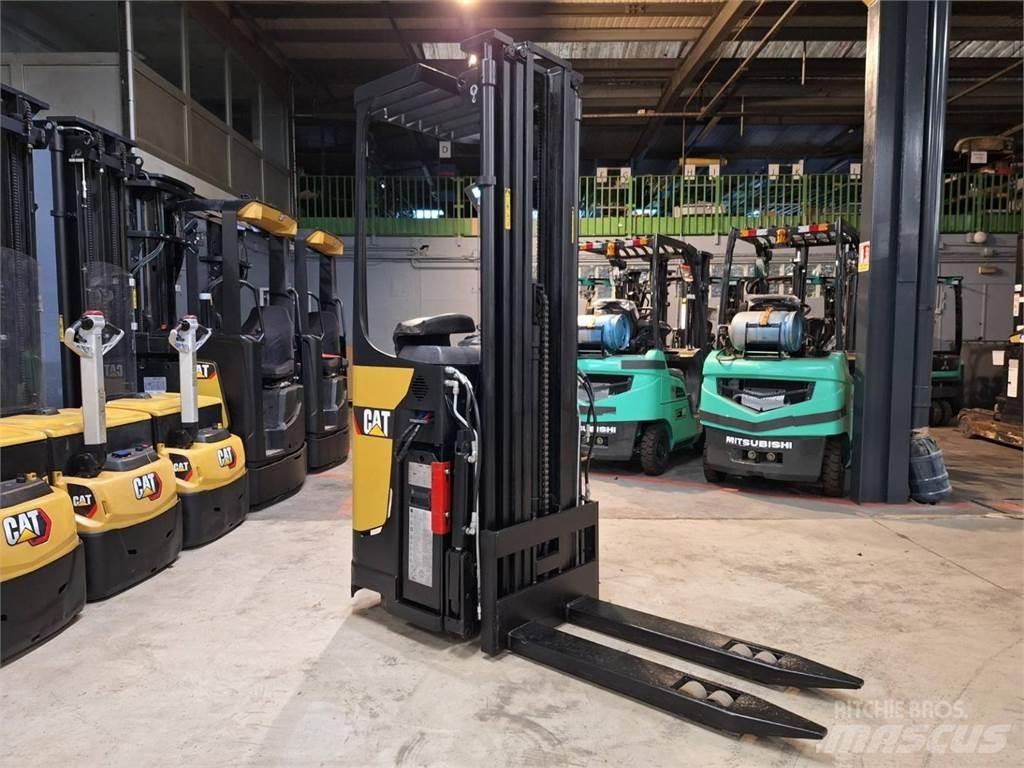 CAT NSR16N2 보행식 리치 지게차