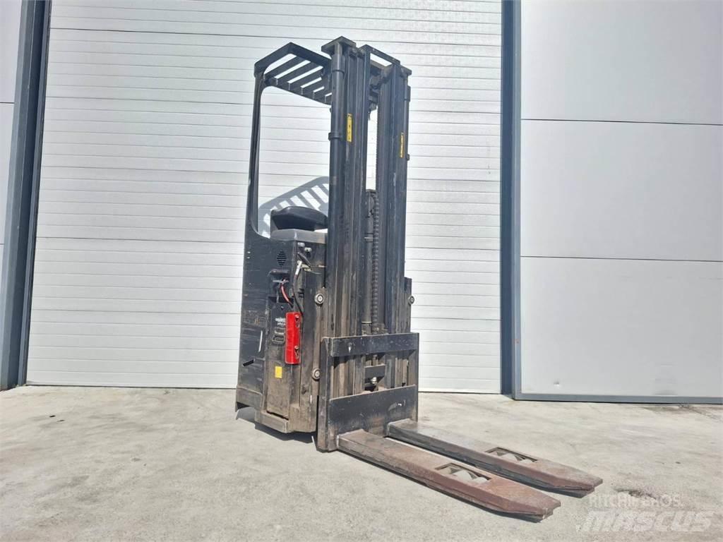 CAT NSR16NI 보행식 리치 지게차