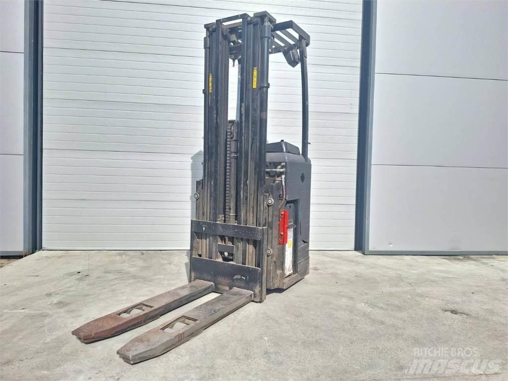 CAT NSR16NI 보행식 리치 지게차