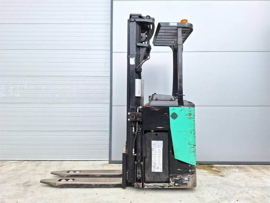 CAT NSR20N 보행식 리치 지게차