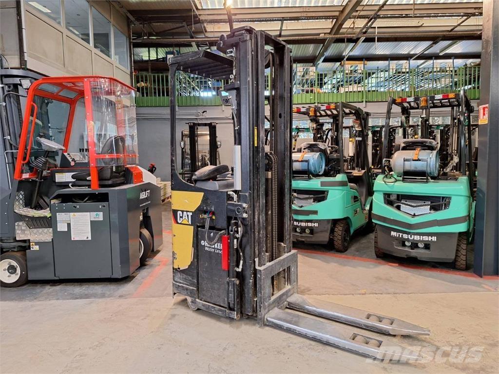 CAT NSR20N 보행식 리치 지게차