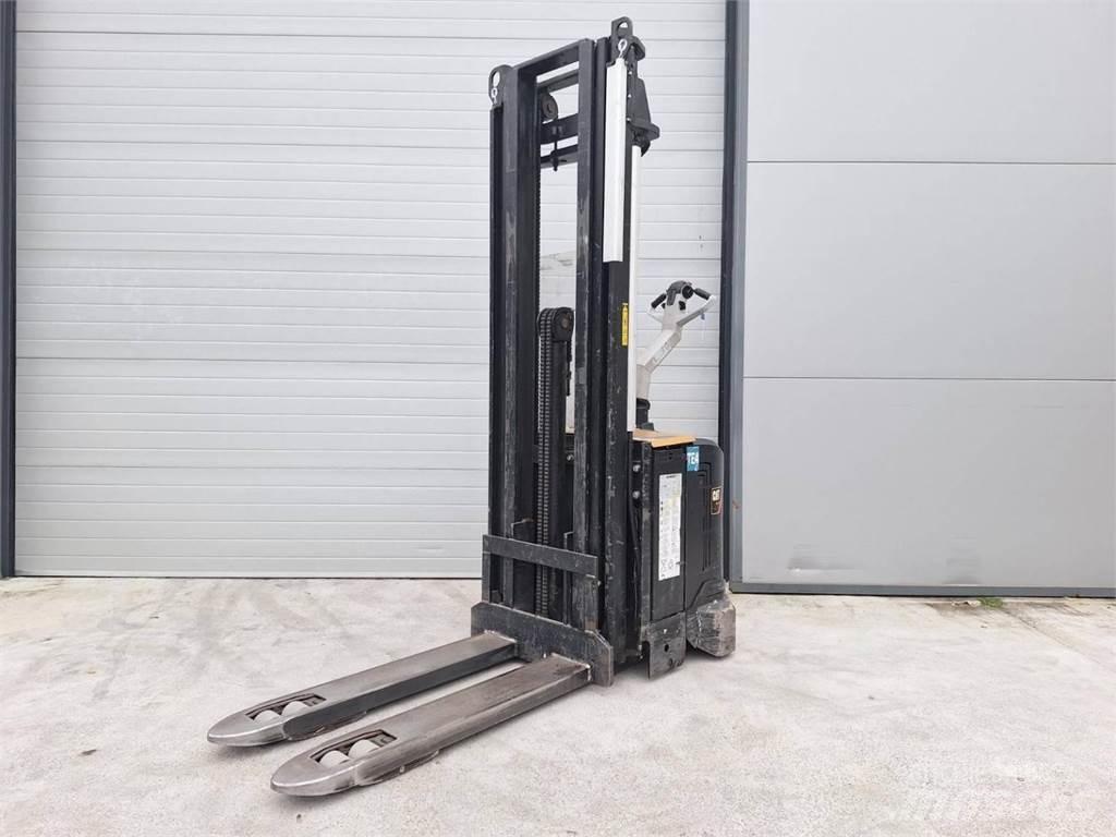 CAT NSV16Ni 포크리프트
