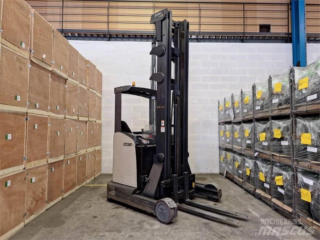 Crown ESR 5260 리치 트럭