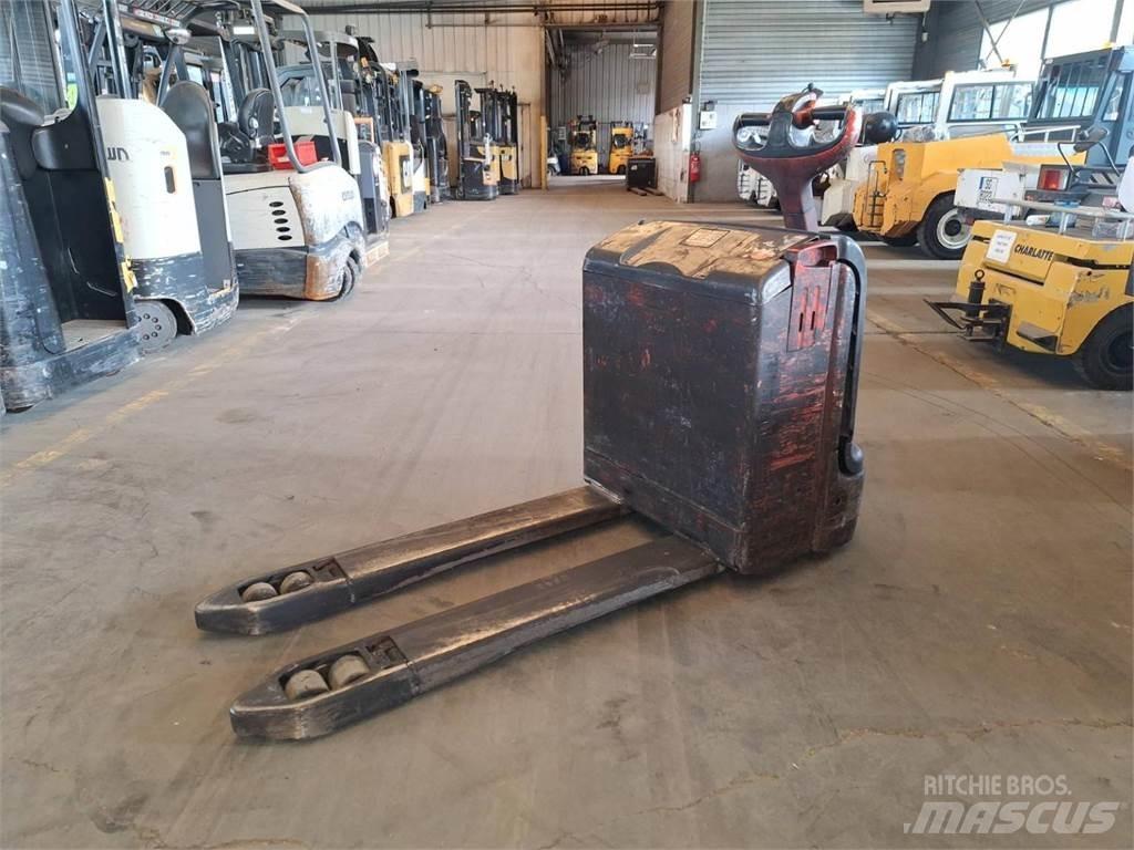 Fenwick T18 포크리프트