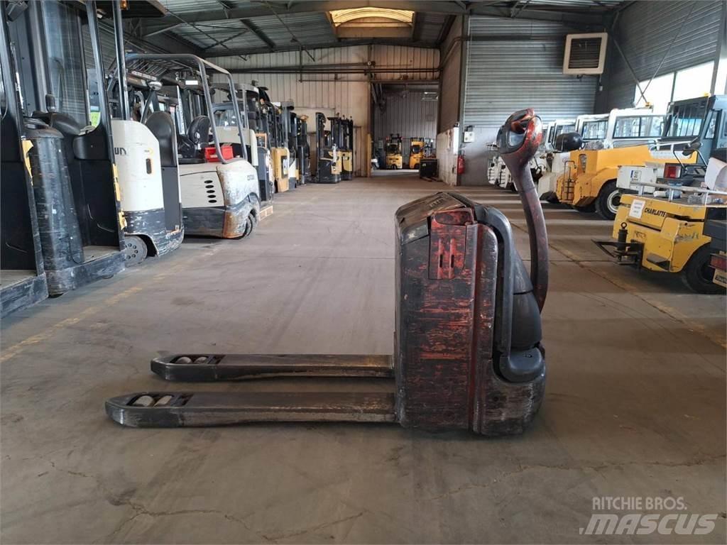 Fenwick T18 포크리프트