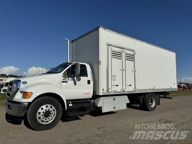Ford F750 폐기물 분쇄기