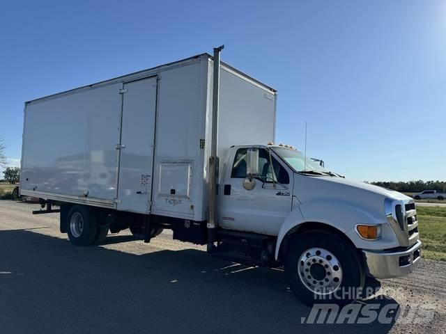 Ford F750 폐기물 분쇄기