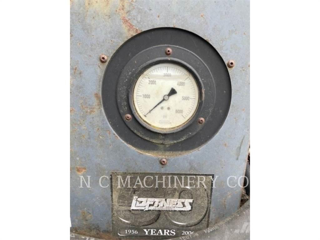  73AXH427  스키드로더