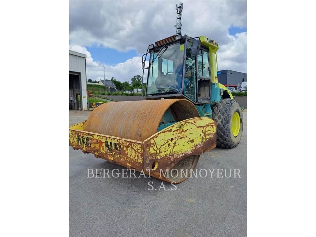 Ammann ASC130D 토양 다짐기