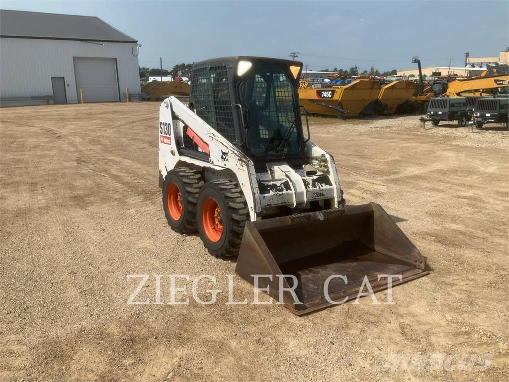 Bobcat S130  스키드로더