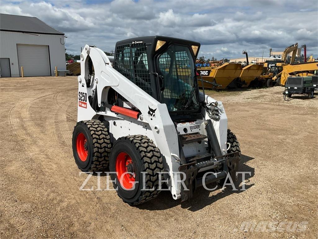 Bobcat S250  스키드로더