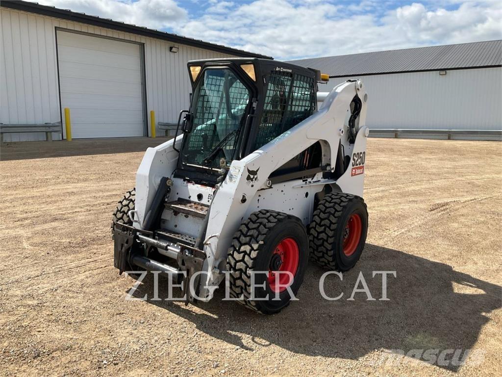 Bobcat S250  스키드로더