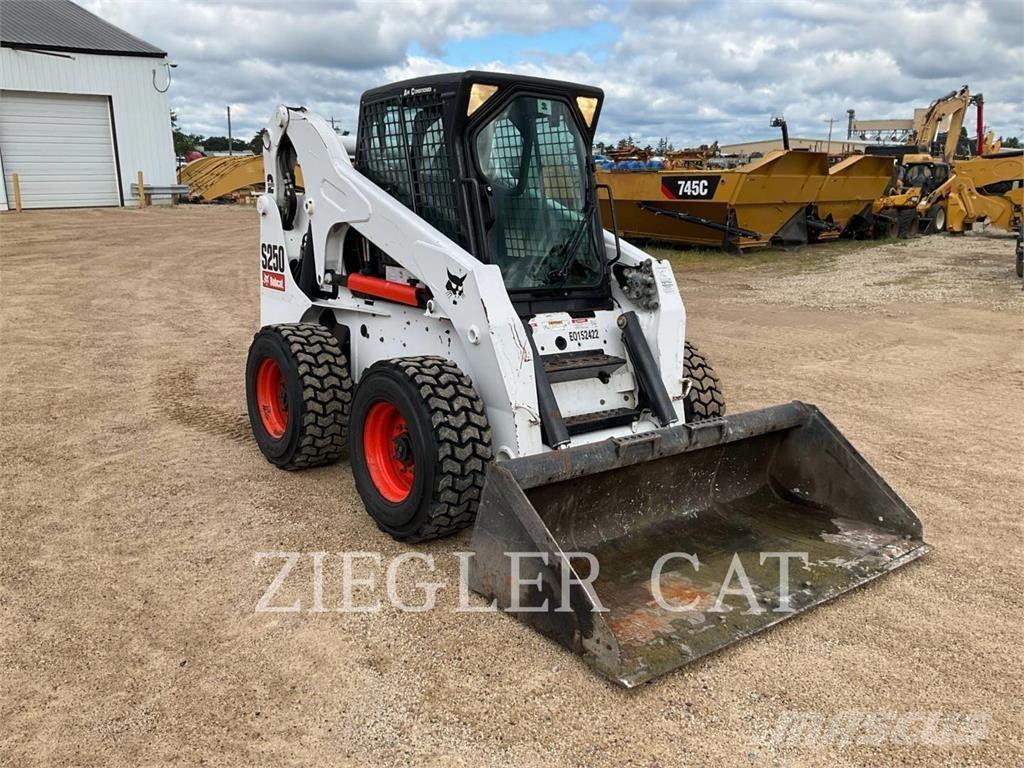 Bobcat S250  스키드로더