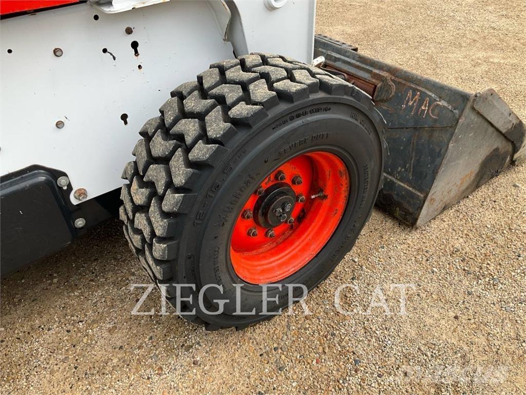 Bobcat S250  스키드로더