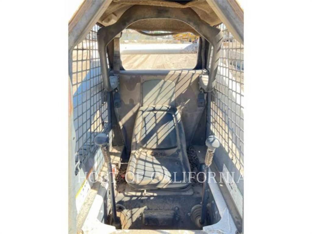 Bobcat S330  스키드로더