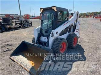 Bobcat S590  스키드로더