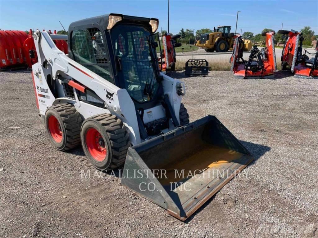Bobcat S590  스키드로더
