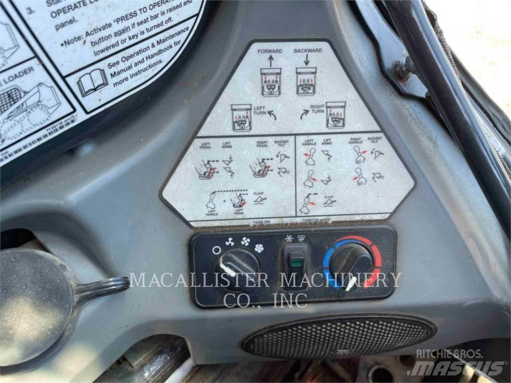 Bobcat S590  스키드로더