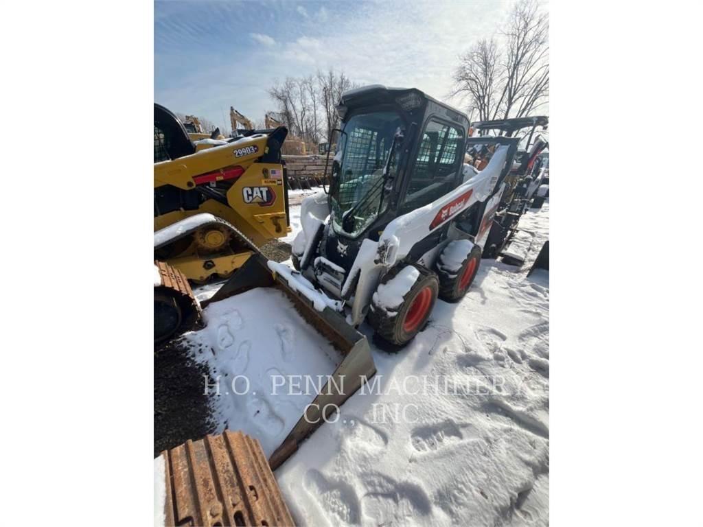 Bobcat S66  스키드로더