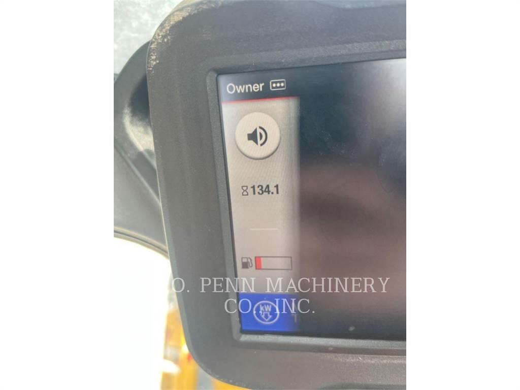 Bobcat S66  스키드로더