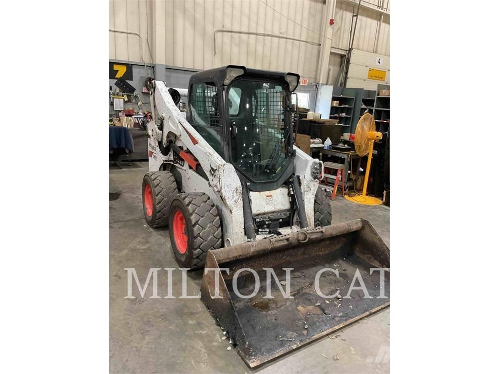 Bobcat S740  스키드로더