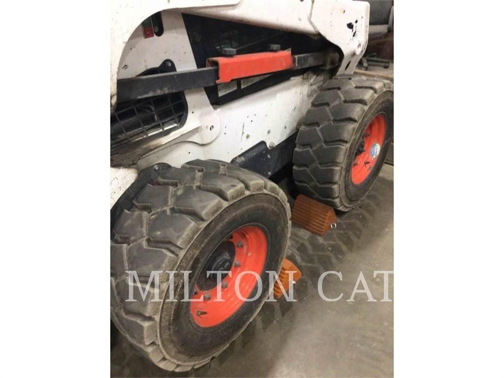 Bobcat S770  스키드로더
